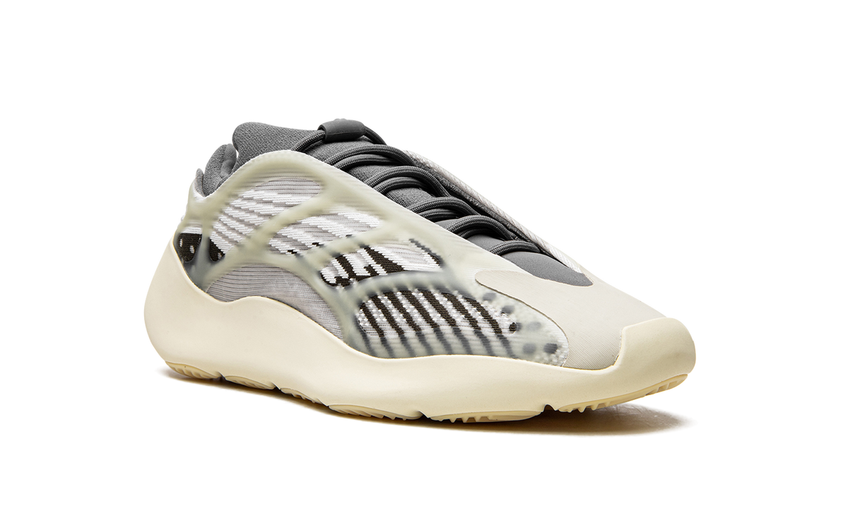 Yeezy 700 V3 "Fade Salt" ID1674