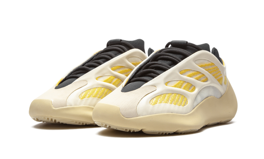 Yeezy 700 V3 "Safflower" G54853
