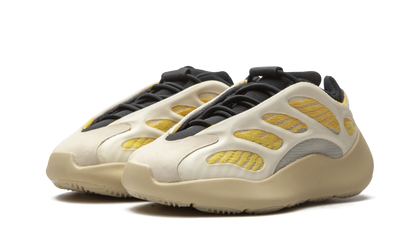 Yeezy 700 V3 "Safflower" G54854
