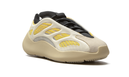 Yeezy 700 V3 "Safflower" G54854