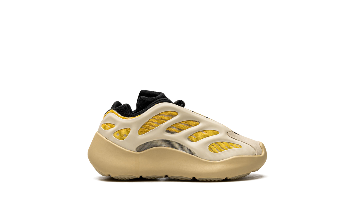 Yeezy 700 V3 Infants "Safflower" G54855