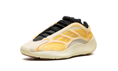 Yeezy 700 V3 "Mono Safflower" HP5425