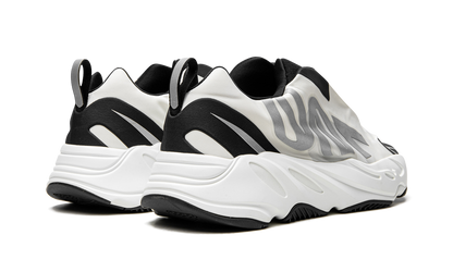Yeezy 700 MNVN "Laceless Analog" IG4798