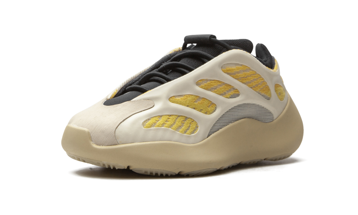 Yeezy 700 V3 "Safflower" G54854