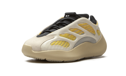 Yeezy 700 V3 "Safflower" G54854